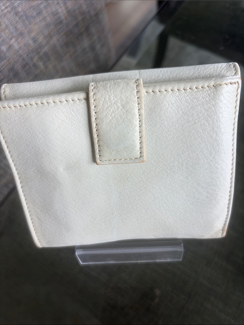 Salvatore Ferragamo White Leather Wallet with Silver Gancini Hardware - Picture 2 of 6